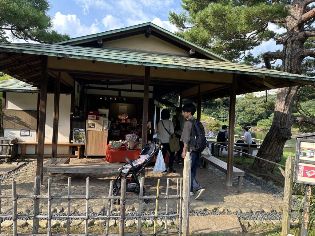六義園