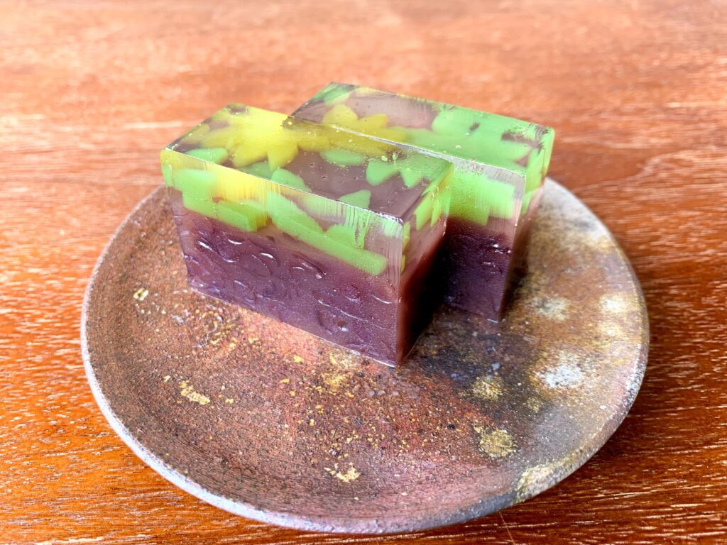 鶴屋吉信