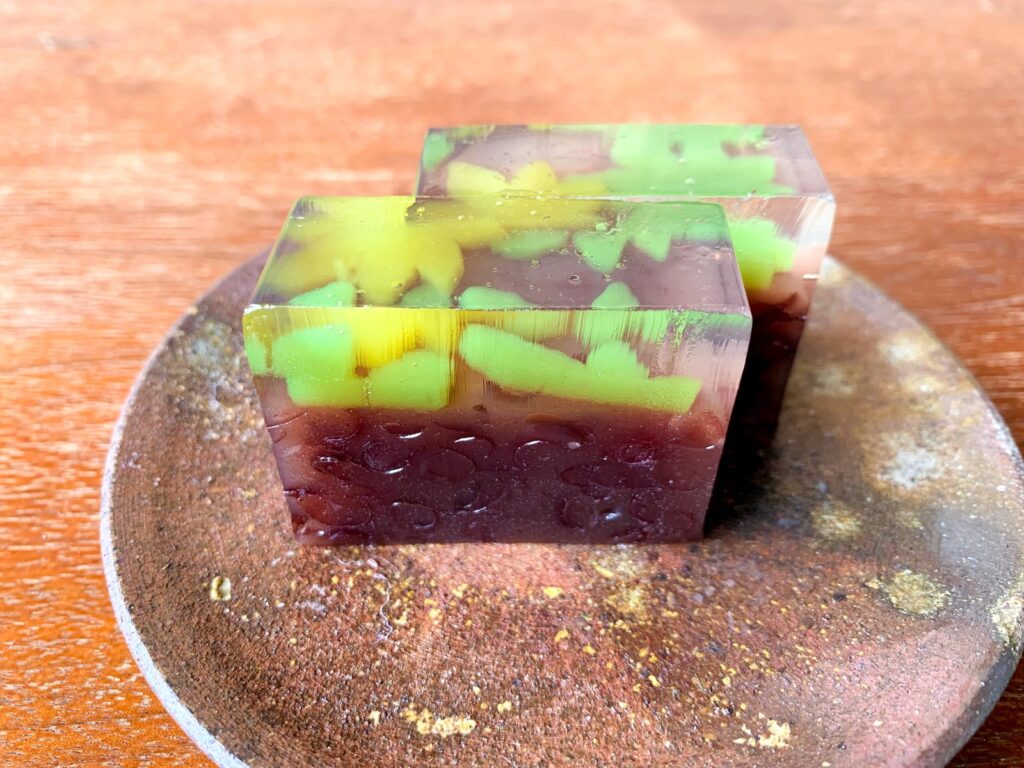 鶴屋吉信