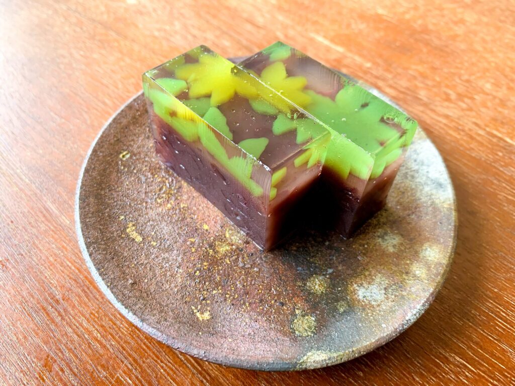 鶴屋吉信